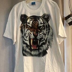 NWOT  Fierce Tiger Men’s’ T  - White and Black